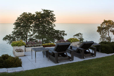 Inspiration for a contemporary deck remodel in Chicago