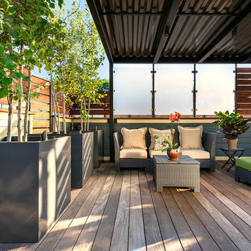 Andersonville Flexible Deck and Garage Space