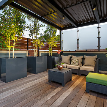 Andersonville Flexible Deck and Garage Space