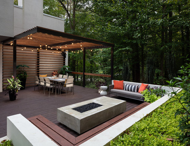 Contemporary Deck by Boyce Design + Build