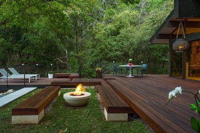 Deck - modern deck idea in Austin