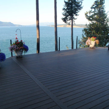 Azeck Deck with Glass railing in Skagit county