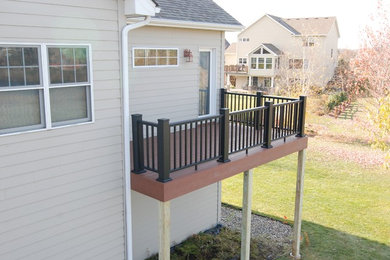 Azek deck with Aluminum rail