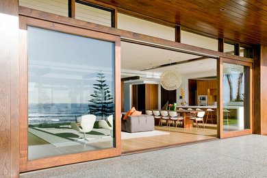 Photo of a modern terrace in Gold Coast - Tweed.