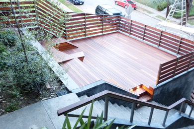 Ejemplo de terraza minimalista de tamaño medio sin cubierta en azotea