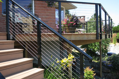 Пример оригинального дизайна: маленькая терраса в классическом стиле для на участке и в саду