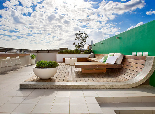 Contemporary Deck by Think Outside Gardens