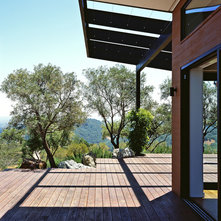 Contemporary Deck by Cary Bernstein Architect