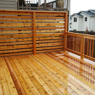 Cedar deck with privacy wall