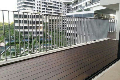 Deck - mid-sized modern deck idea in Singapore