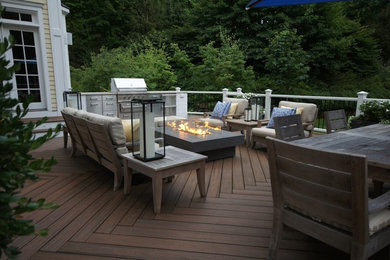 Inspiration for a contemporary deck remodel in New York