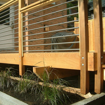 contemporary deck by R.Environs Inc.