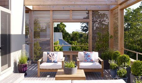 5 Things to Know Before You Buy Teak Outdoor Furniture