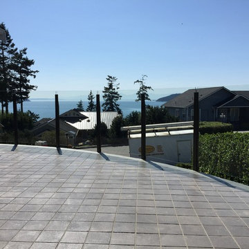 curved glass railing in Anacortes