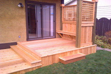 Arts and crafts deck photo in Edmonton