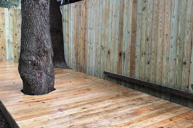 Example of a trendy deck design in New Orleans