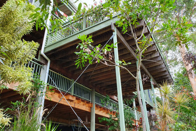 Design ideas for a traditional terrace in Sunshine Coast.