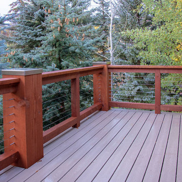 Deck w/Stainless Steel Post Covers & Cable Railing