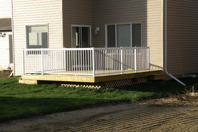 deck with railing from right side