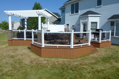 Deck - traditional deck idea in Chicago