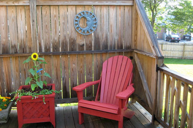 Example of a backyard deck design in New York