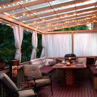 Inspiration for a timeless deck remodel in Columbus