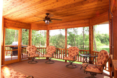 Inspiration for a timeless deck remodel in Milwaukee