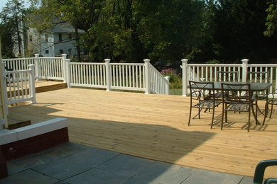 Inspiration for a backyard deck remodel in Philadelphia
