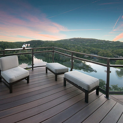 Example of a trendy deck design in Austin