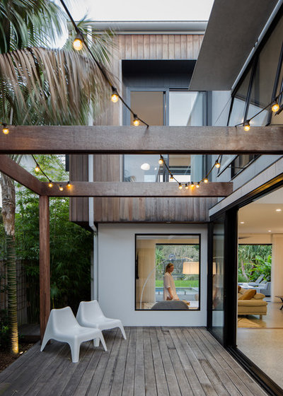 Contemporary Terrace by Create Architecture