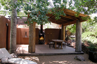 Eclectic deck photo in Albuquerque