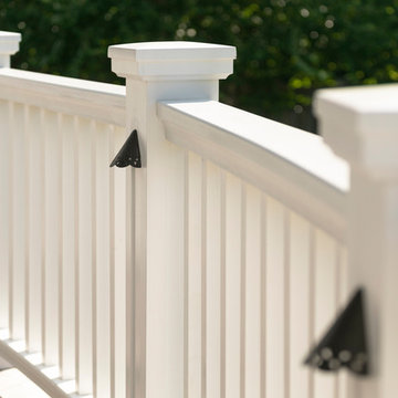 Expansive Ipe Deck with Pergola (railing detail)