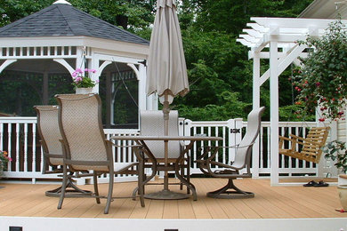 Inspiration for a timeless deck remodel in Baltimore