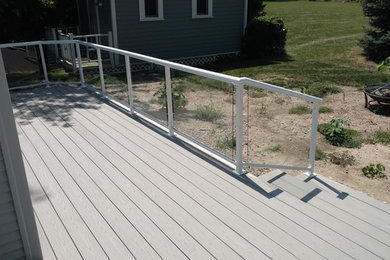 Inspiration for a modern deck remodel in Cleveland