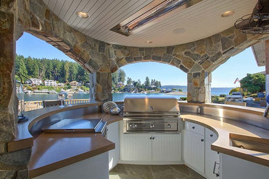 Inspiration for a transitional deck remodel in Seattle