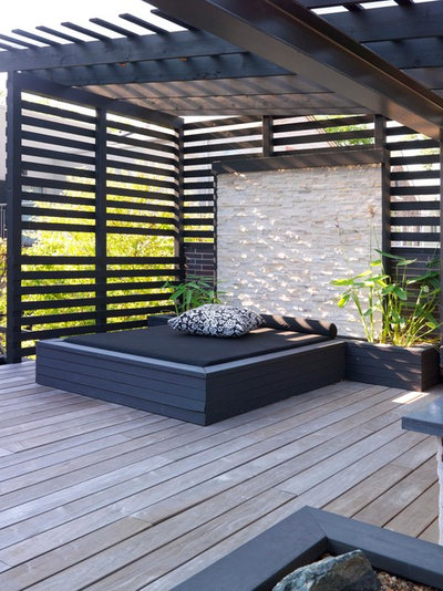 Contemporary Deck by PROjECT interiors + Aimee Wertepny