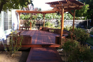 Inspiration for a timeless deck remodel in San Francisco