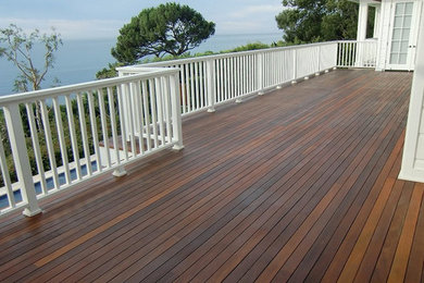 Example of a beach style deck design in Los Angeles