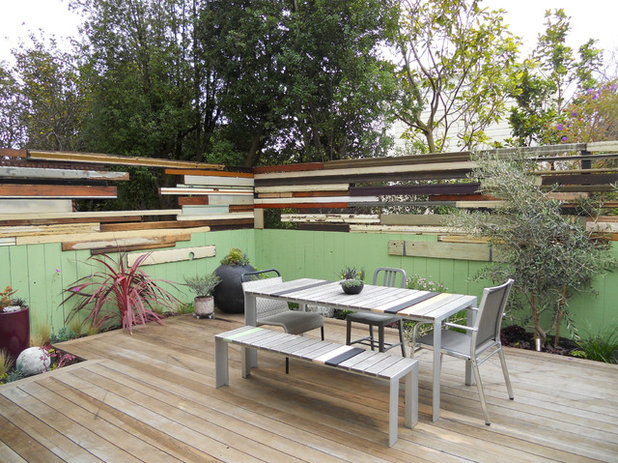 Moderno Terrazza by Growsgreen Landscape Design