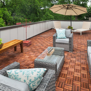 Esempio di una piccola terrazza minimalista sul tetto con nessuna copertura