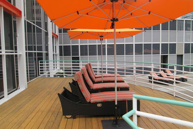 Diseño de terraza contemporánea sin cubierta en azotea