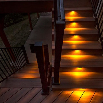 Lakewood Deck with Fiberon Decking & Fortress Post &  Riser Lights