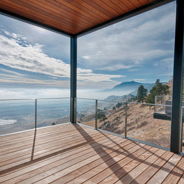 Level 2 Deck facing the Flatirons