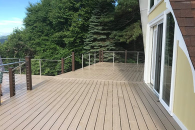 Inspiration for a scandinavian deck remodel in Other