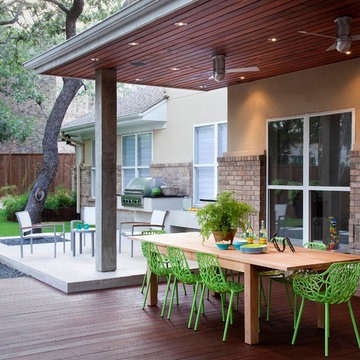 live eat relax and play in the back yard