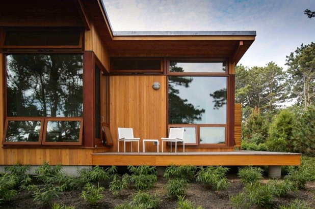 Modern Deck by Hammer Architects