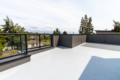 Inspiration for a modern deck remodel in Seattle