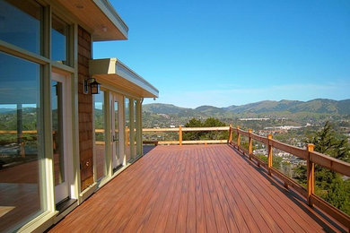 Foto de terraza de estilo americano grande en patio lateral
