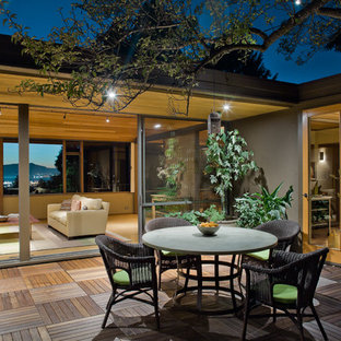 Deck - large 1960s courtyard deck idea in San Francisco with no cover