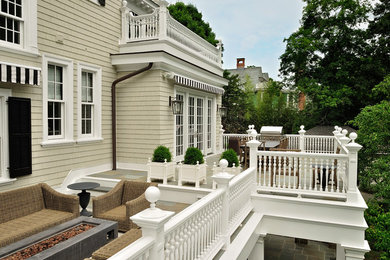 Classic terrace in New York with no cover and a bbq area.